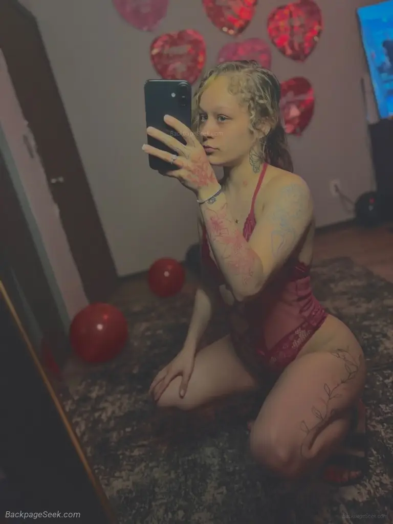 VERY PETITE, SEXY , incall & outcall 24/7.