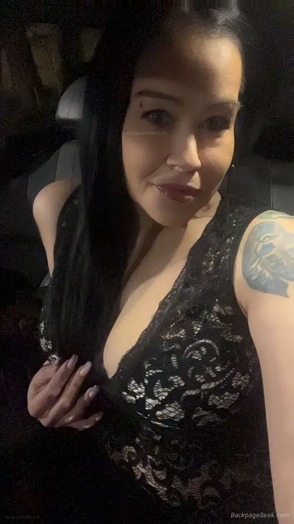 incall Outcalls Real deal here Sexy little Milf big tits per... in Minneapolis – Women Seeking Men photo 3