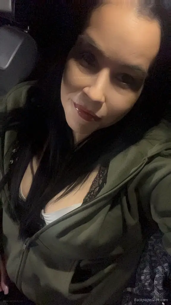 incall Outcalls Real deal here Sexy little Milf big tits per... in Minneapolis – Women Seeking Men photo 4