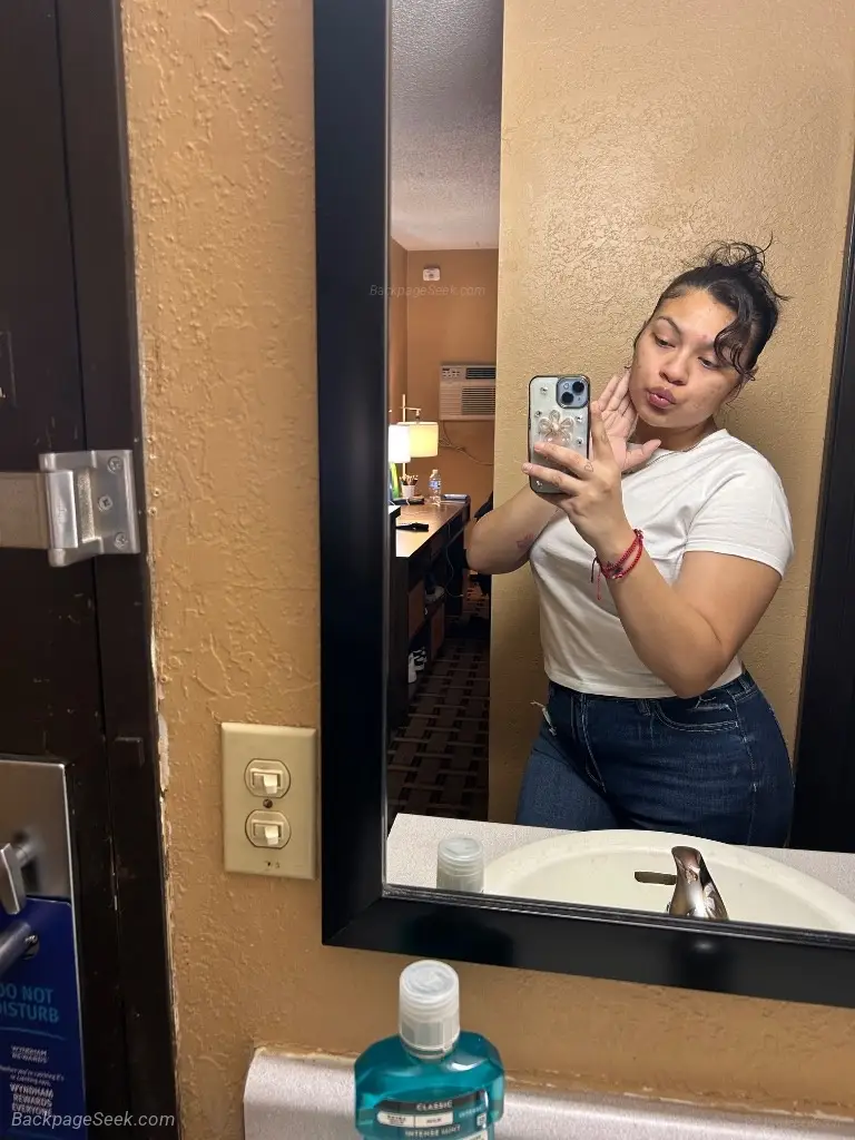 Enjoy a wonderful time with a loving latina playmate in Minneapolis – Women Seeking Men photo 5