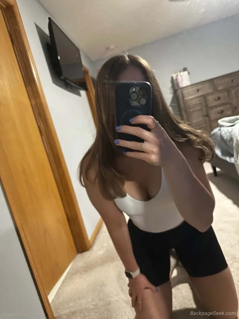cum ee this petite treat in Minneapolis – Women Seeking Men photo 2