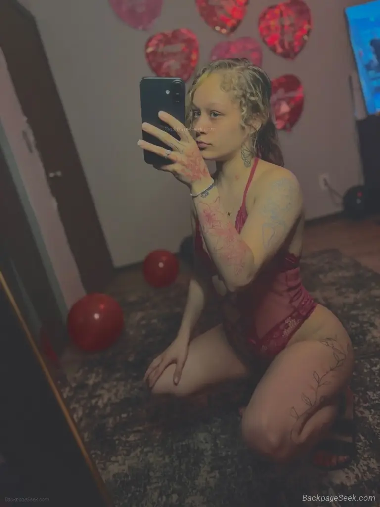 VERY PETITE, SEXY , incall & outcall 24/7.