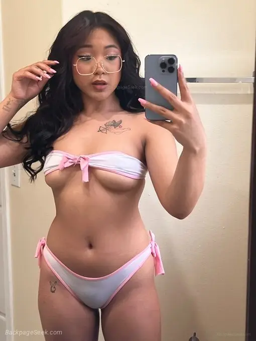 Asian Sexy Girl Juicy Pussy Don't MIss Out Ready to play in hard cock