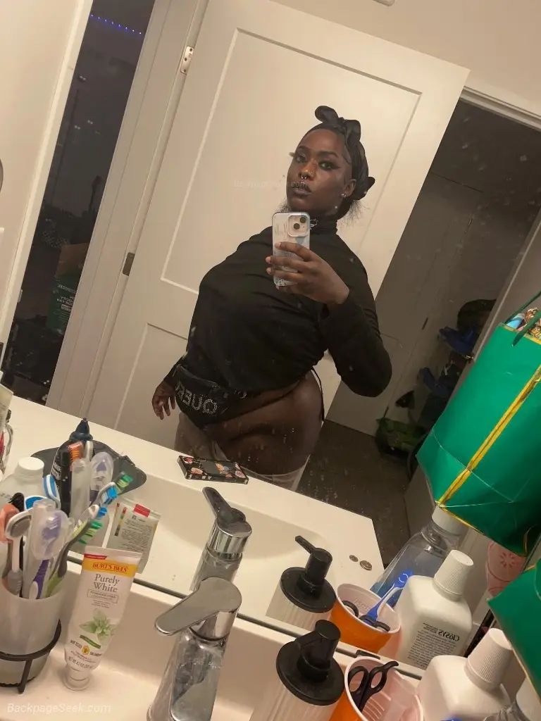 Book with one of Minnesotas in Minneapolis – Women Seeking Men photo 5
