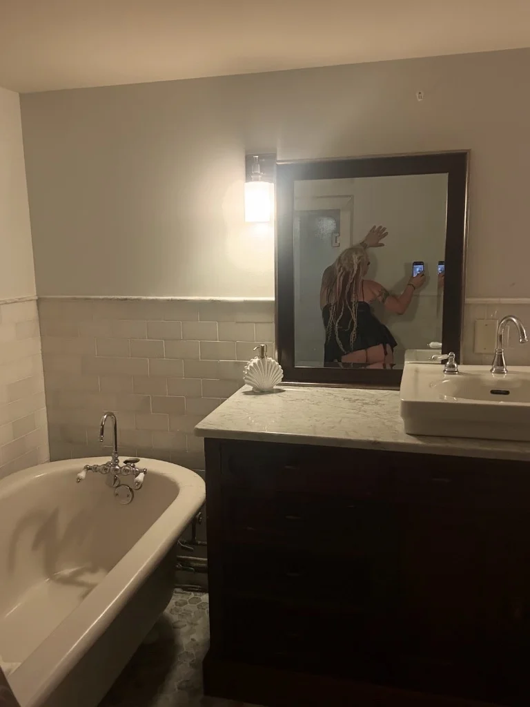 They say theres just something about me in Minneapolis – Women Seeking Men photo 2