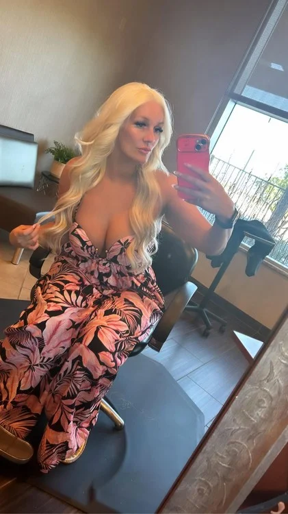 Aspen in Minneapolis - Women Seeking Men