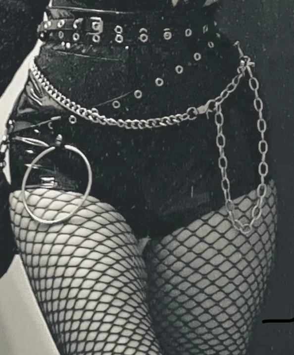 A titillating experience in Minneapolis - Women Seeking Men photo 3