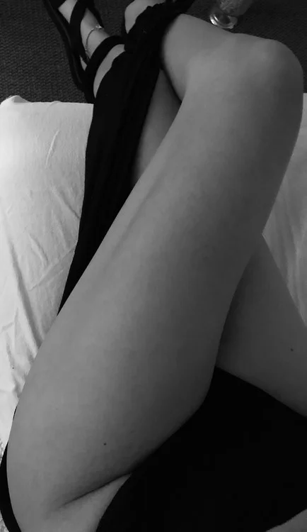 A titillating experience in Minneapolis - Women Seeking Men photo 4