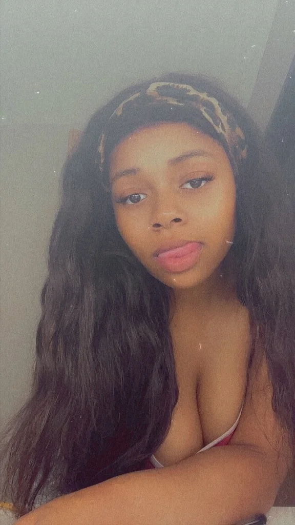 face in town Thick Curvy Nympho Cum swim in my waters in Mobile - Women Seeking Men photo 3