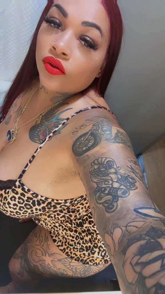 Ready To Play SEDuCTiVe E 's in Mobile - Women Seeking Men photo 4