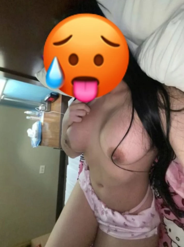 Beautiful Asians available 24/7