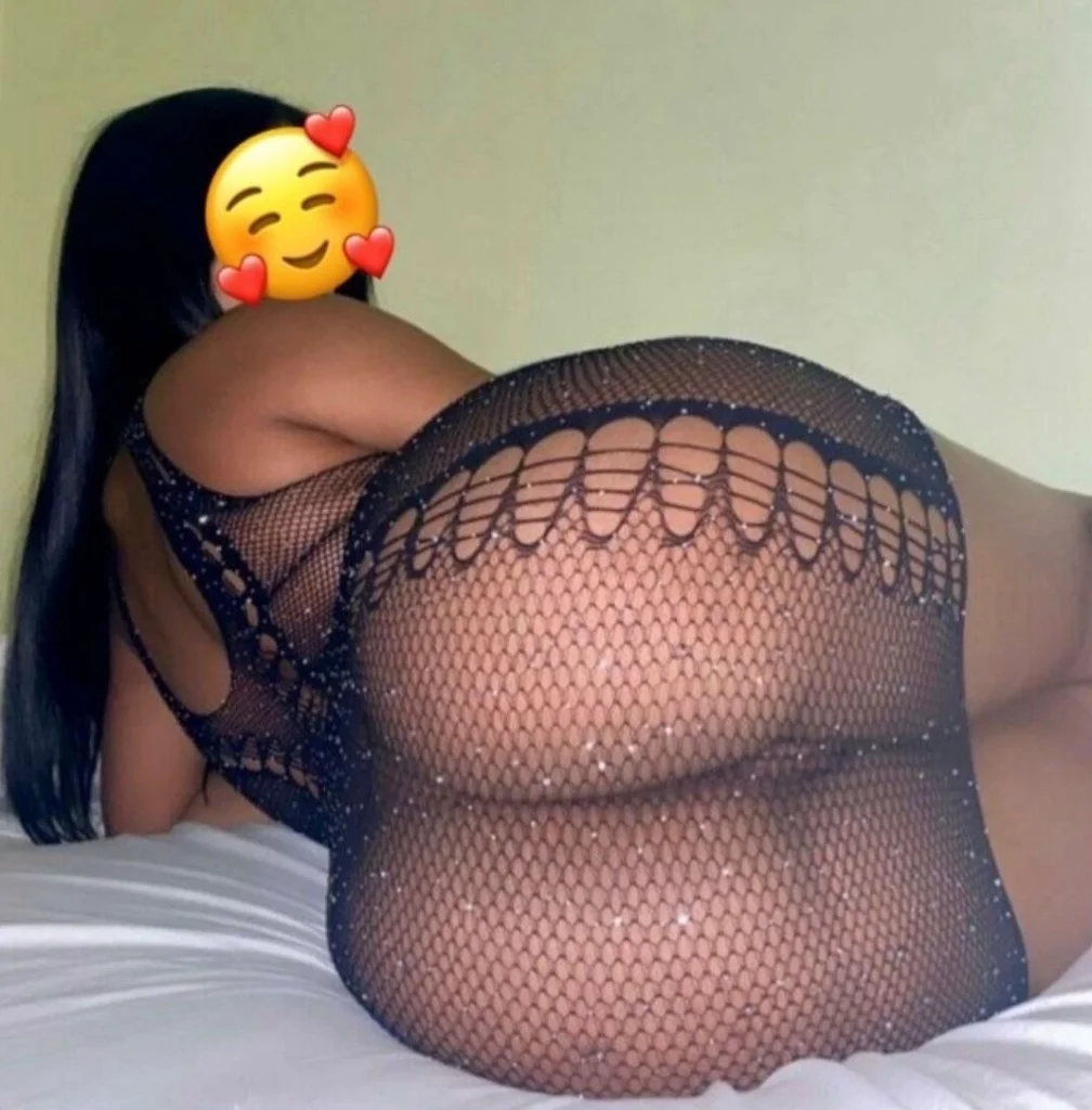 Hello love I'm a young and daring Latina Available for INCALL NOW
