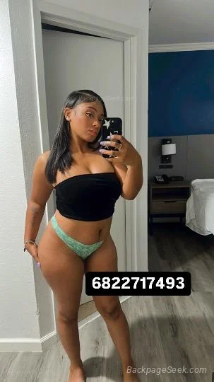 In town for a short time COME SEE SEXY LEAH! book now baby!