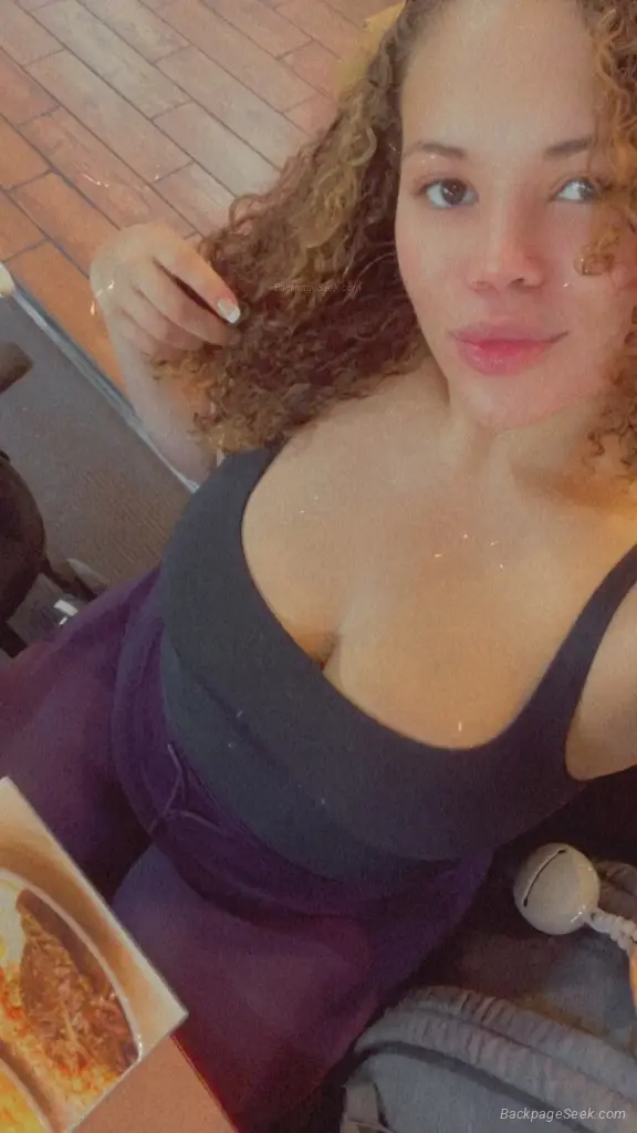 PRETTY CLASSY MASSAGE THERAPIST in Nashville – Women Seeking Men photo 2