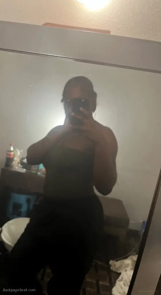PRETTY TIGHT WARM SILKY CREAMY PUSSY