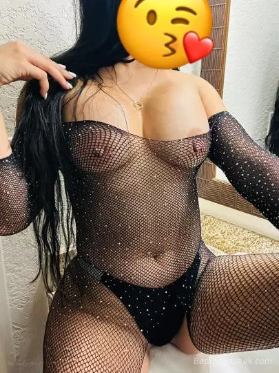 Hola pao I'm a hot girl come and enjoy with me a little daddy
