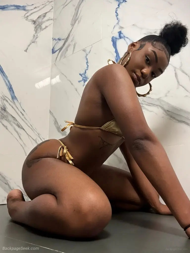 NEW IN TOWN 5'4 SLIM THICK FREAKK THROAT GOAT NOO GAG REFLEXES