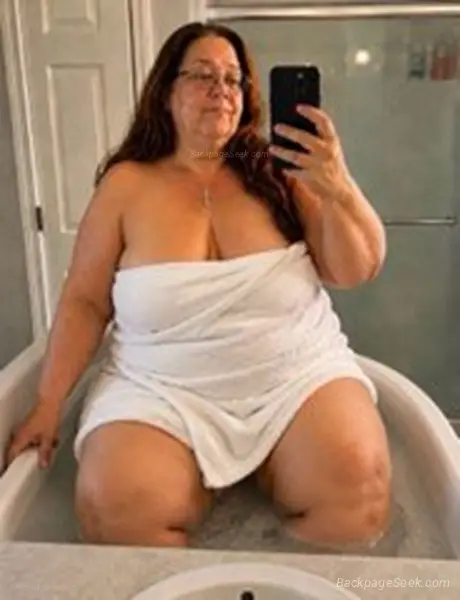 vip vibes 50 real discreet easygoing available day night 55... in New Haven – Women Seeking Men photo 3