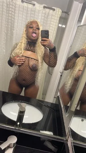 2 girl available w my gf fresh wet hot dont be shy in and ou... in New Orleans – Women Seeking Men photo 3