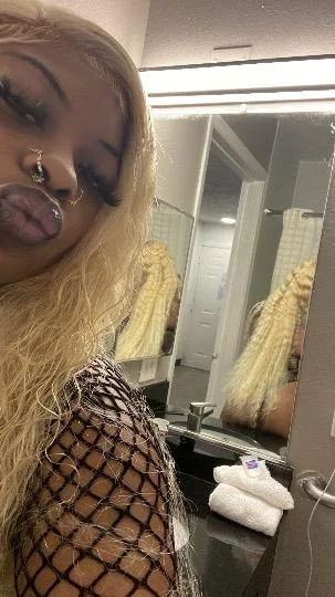 2 girl available w my gf fresh wet hot dont be shy in and ou... in New Orleans – Women Seeking Men photo 4