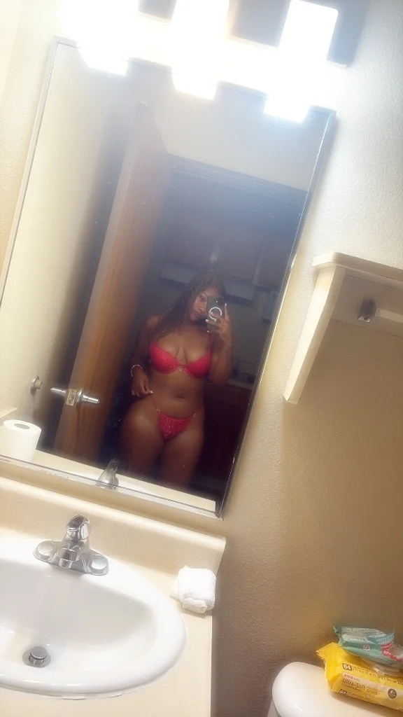 BOOK NOW in New Orleans - Women Seeking Men photo 3