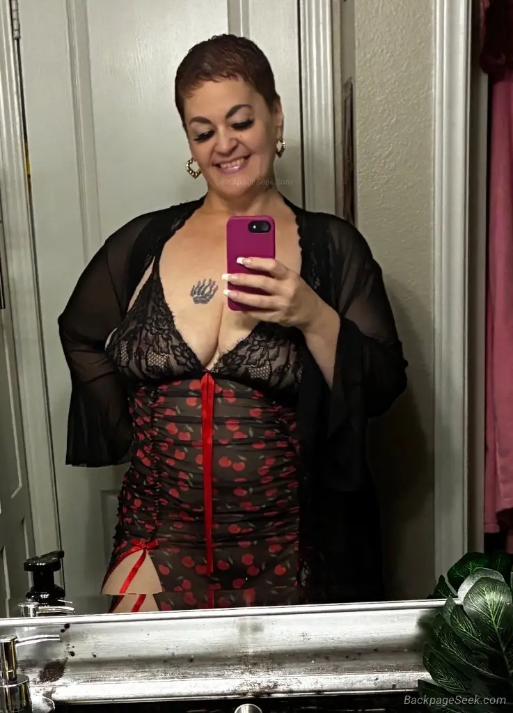 mature bbw MILF Ft shows available