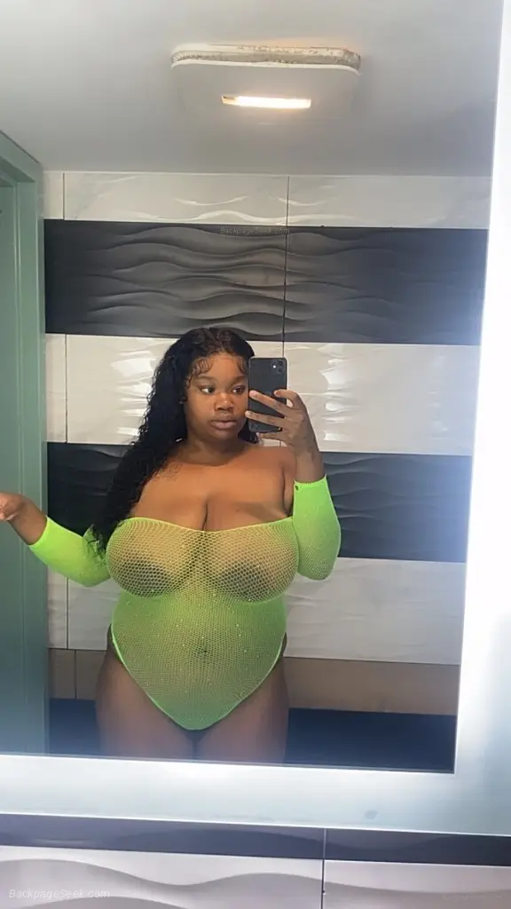 Sexy BUSTY Caramel Goddess