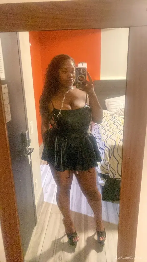 Sexy BUSTY Caramel Goddess in New Orleans – Women Seeking Men photo 4