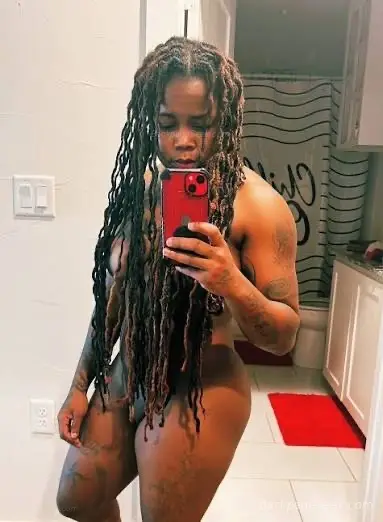 Only gentlemen !! OUTCALL ONLY lesbian who wants white older men only .