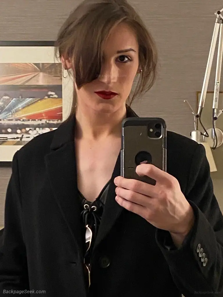 Gothic and discreet - PLEASE REVIEW FULL AD