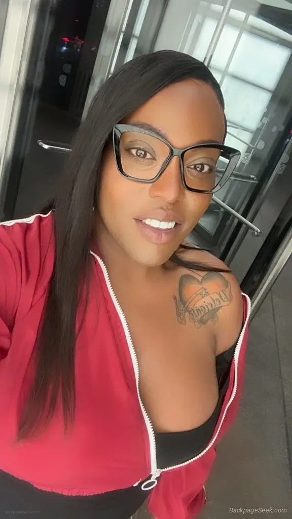 Mistress Ts AshleyCummz Your Favorite Girly Next door Sweet, Sultry,