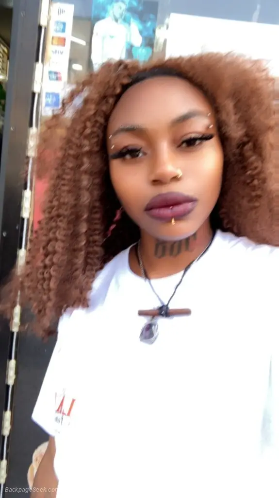 Well versed Ebony seduction Damsel in a dress in New York – Women Seeking Men photo 2