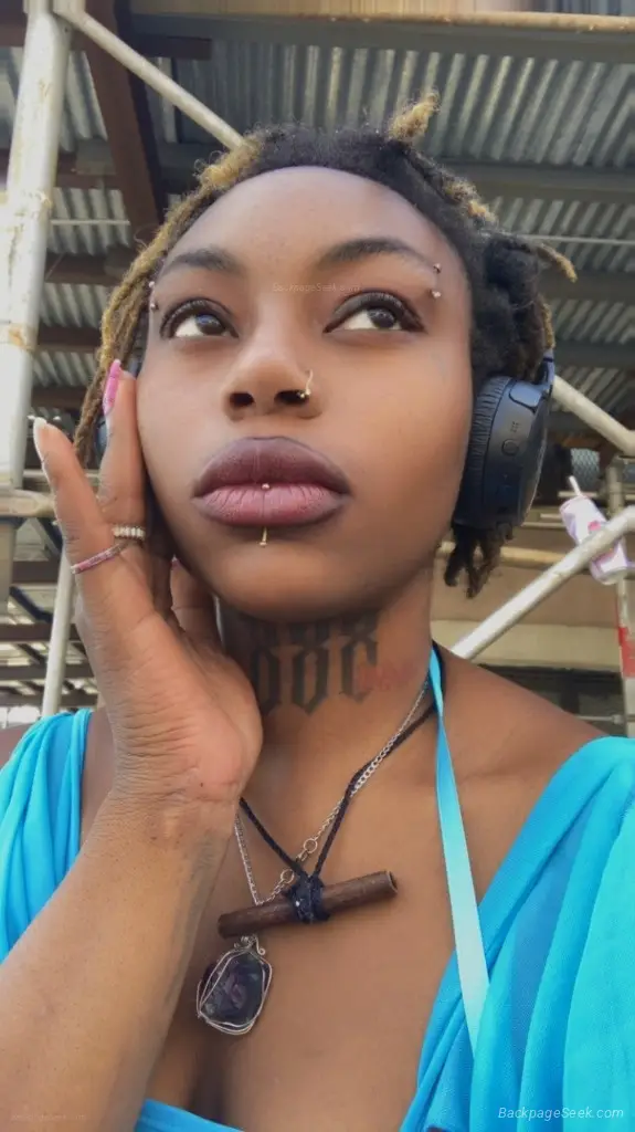 Well versed Ebony seduction Damsel in a dress in New York – Women Seeking Men photo 3