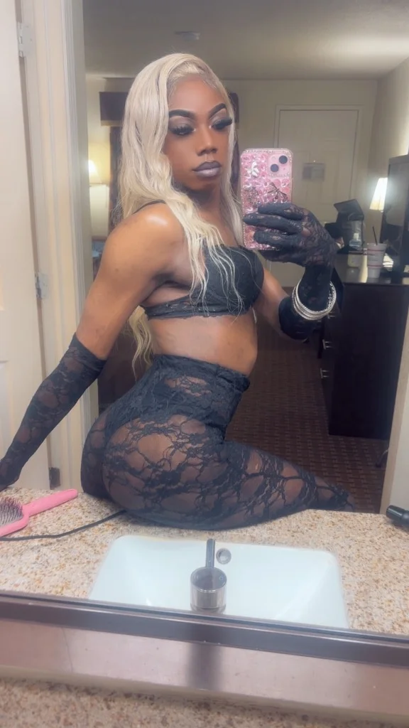 super hot hung sexy ts chick ready and mobile in Norfolk - Women Seeking Men photo 5