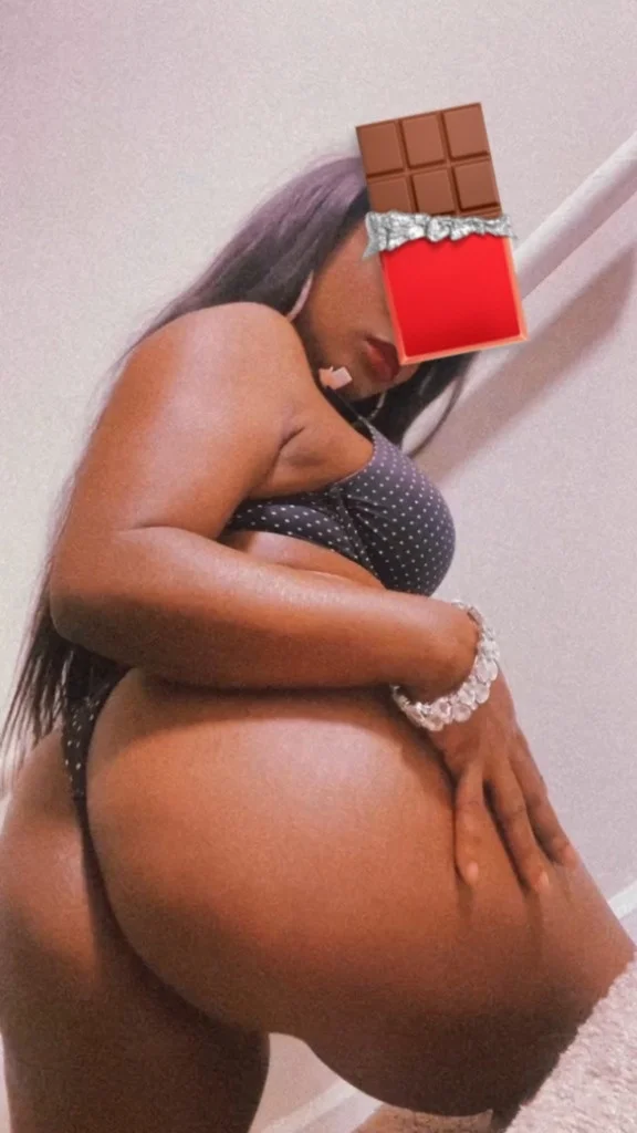 FunSize Chocolate BOMBSHELL and AVAILABLE in Norfolk – Women Seeking Men photo 6