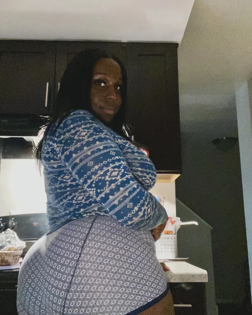 @GoodThroatMolly UR private 5 GETAWAY 100% discret MAKE ME UR SLUT
