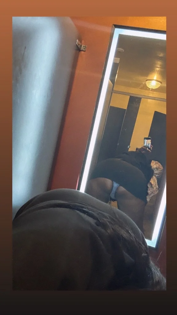 GoodThroatMolly UR private 5 GETAWAY 100 discret MAKE ME UR... in Norfolk – Women Seeking Men photo 3