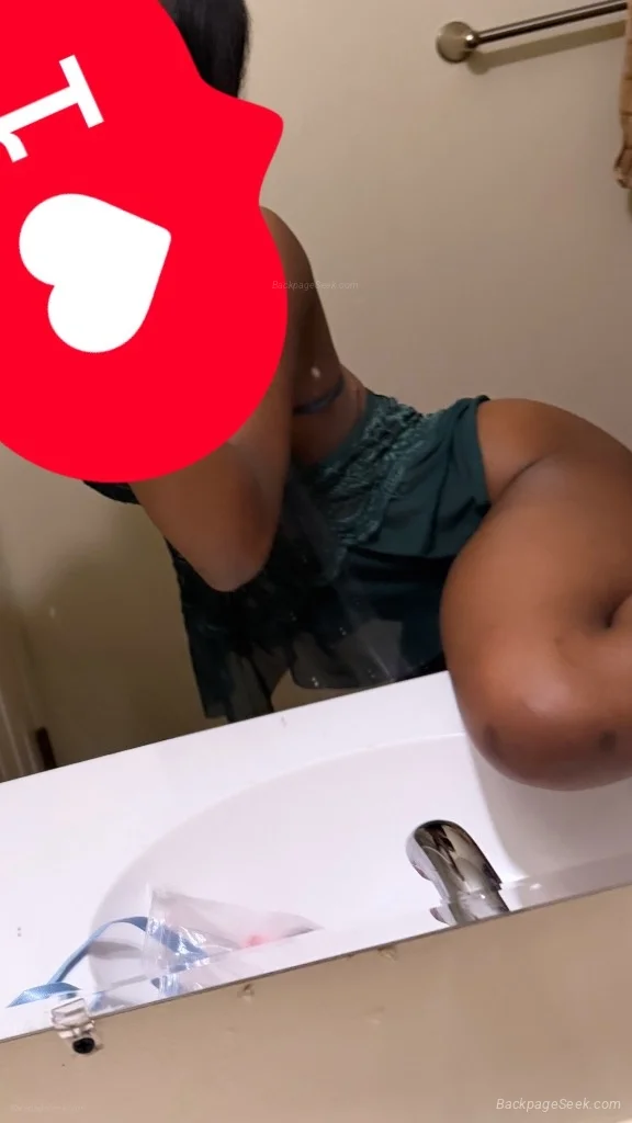 Small Petite OUTCALLS AND CARDATES in Norfolk – Women Seeking Men photo 3