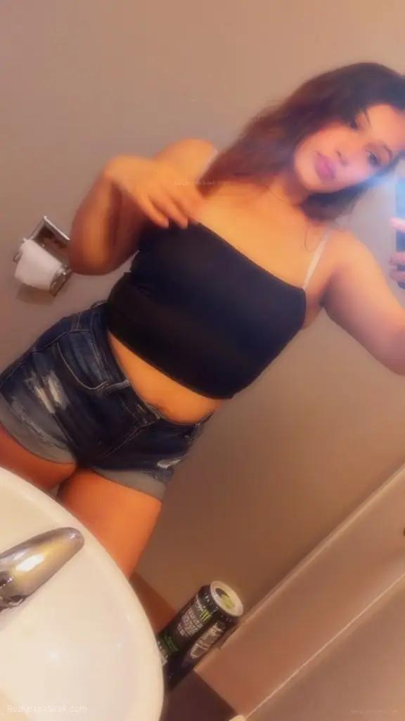 Petite exoticness Luxury Companion Soft but in Control in Norfolk – Women Seeking Men photo 2