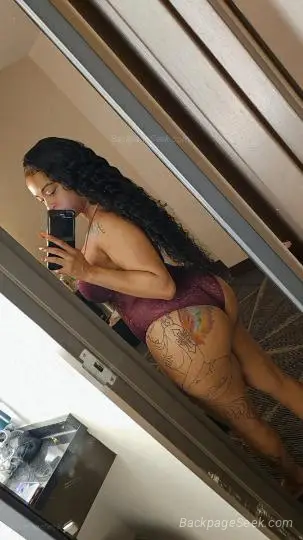 Your favorite creamy 5ft ball of fun Slim Thick Petite Freak... in Norfolk – Women Seeking Men photo 3