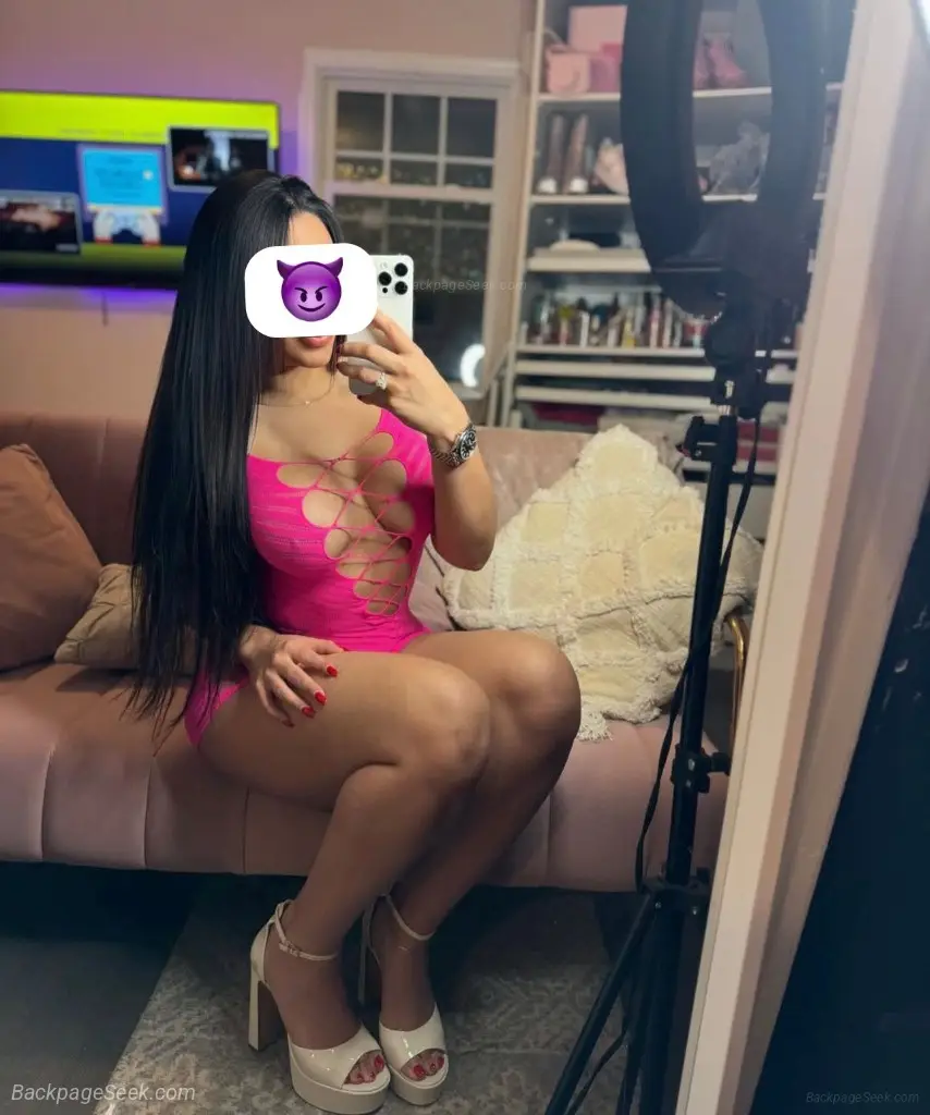 Hola soy una chica nueva en el rea mi nombre es Lucero Estoy in North Bay – Women Seeking Men photo 2