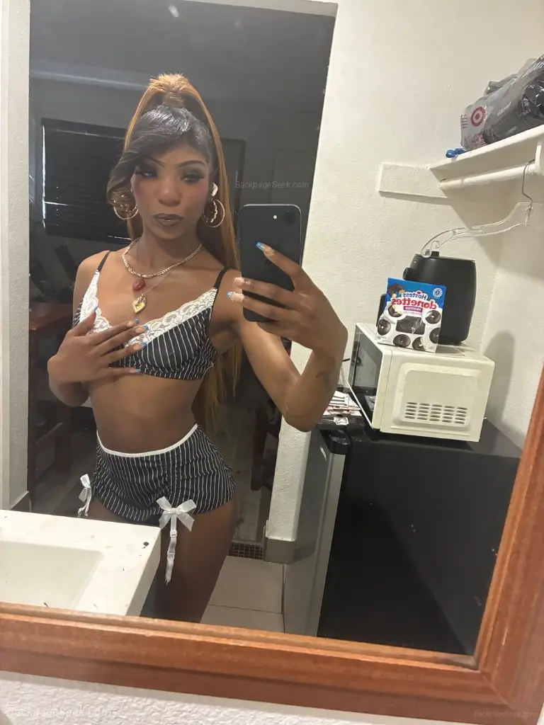 Friendly playmate INCALLS CHOCOLATE FUNSIZE in North Bay – Women Seeking Men photo 4