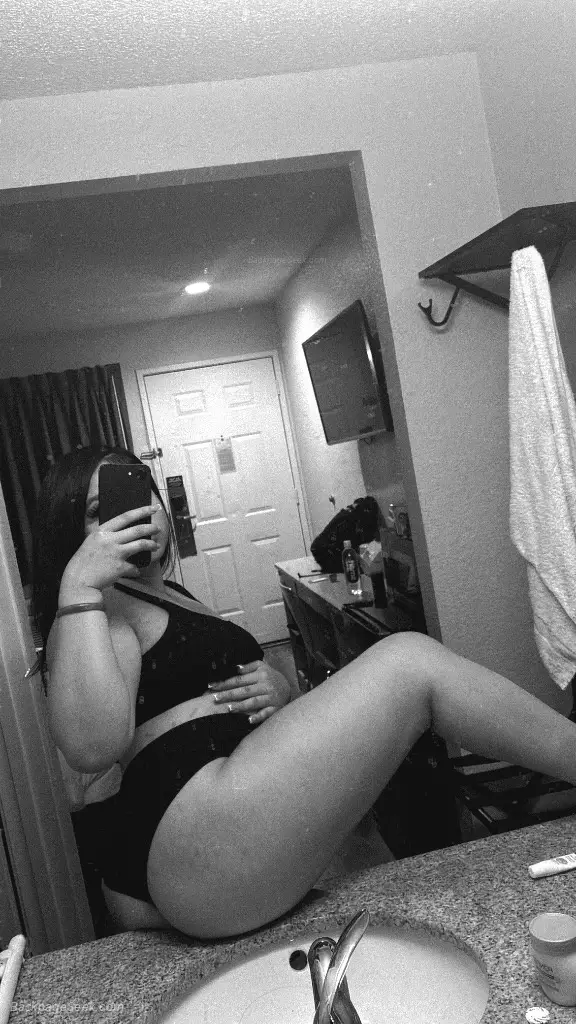 pretty lil Filipino w wet tight juicy pussy AVALIABLE 247 be... in North Bay – Women Seeking Men photo 3