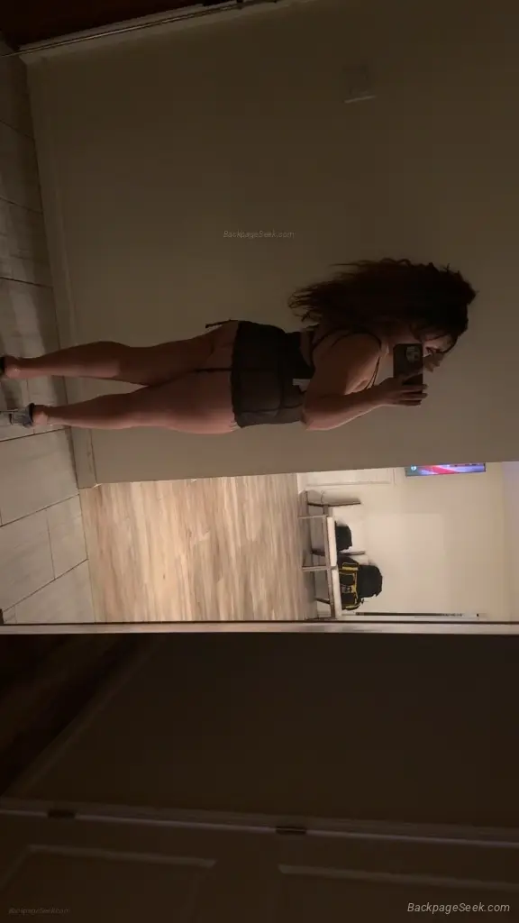 Curly hair short Latina in North Bay – Women Seeking Men photo 4