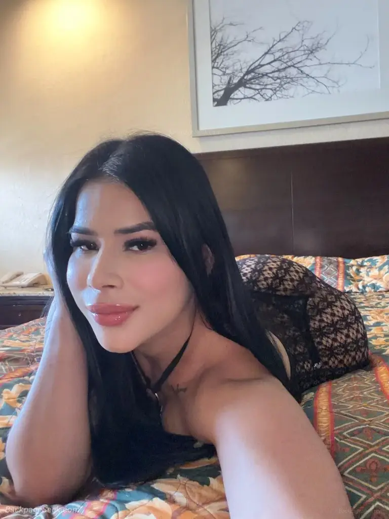 hola mi amor yo sere tu latina favorita con un culoo rico y grande ven a