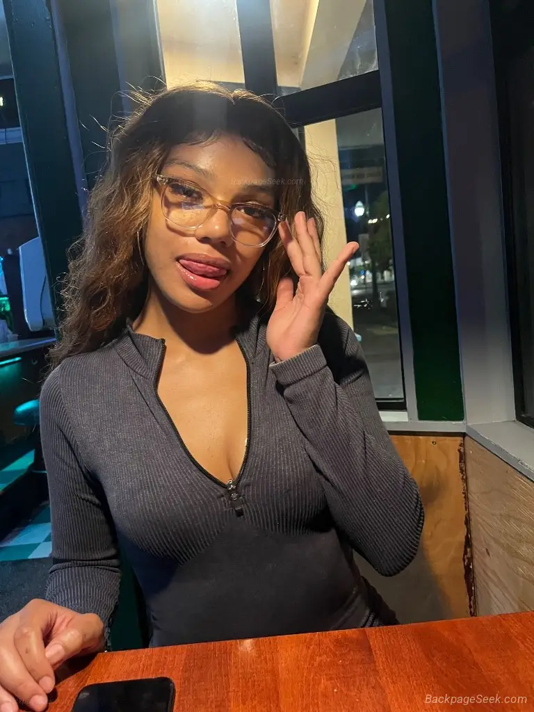 Elegant Presence Genuine Connection CARDATES OR OUTCALLS AVA... in North Bay – Women Seeking Men photo 3