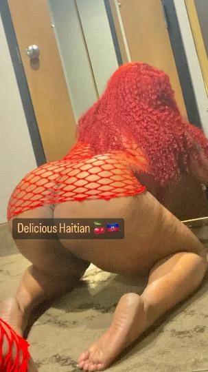 DELICIOUS HORNY FAT PUSSY SLUT can i Cum over NOW I NEED TO B