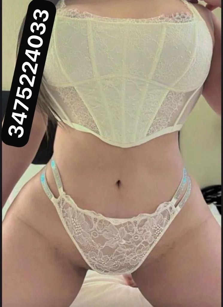 Hi baby, I m Colombian available to please