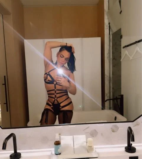 sexy liah curvy ff latina in North Jersey – Women Seeking Men photo 2