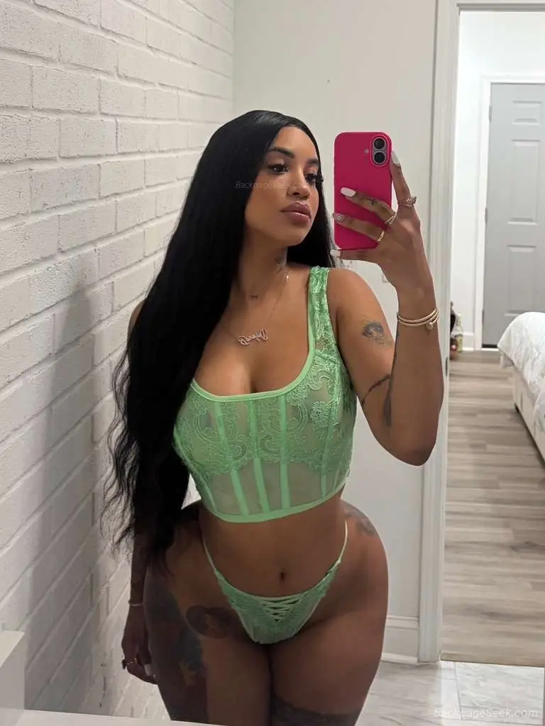 CHICA LATINA INCALL CERCA NUEVA